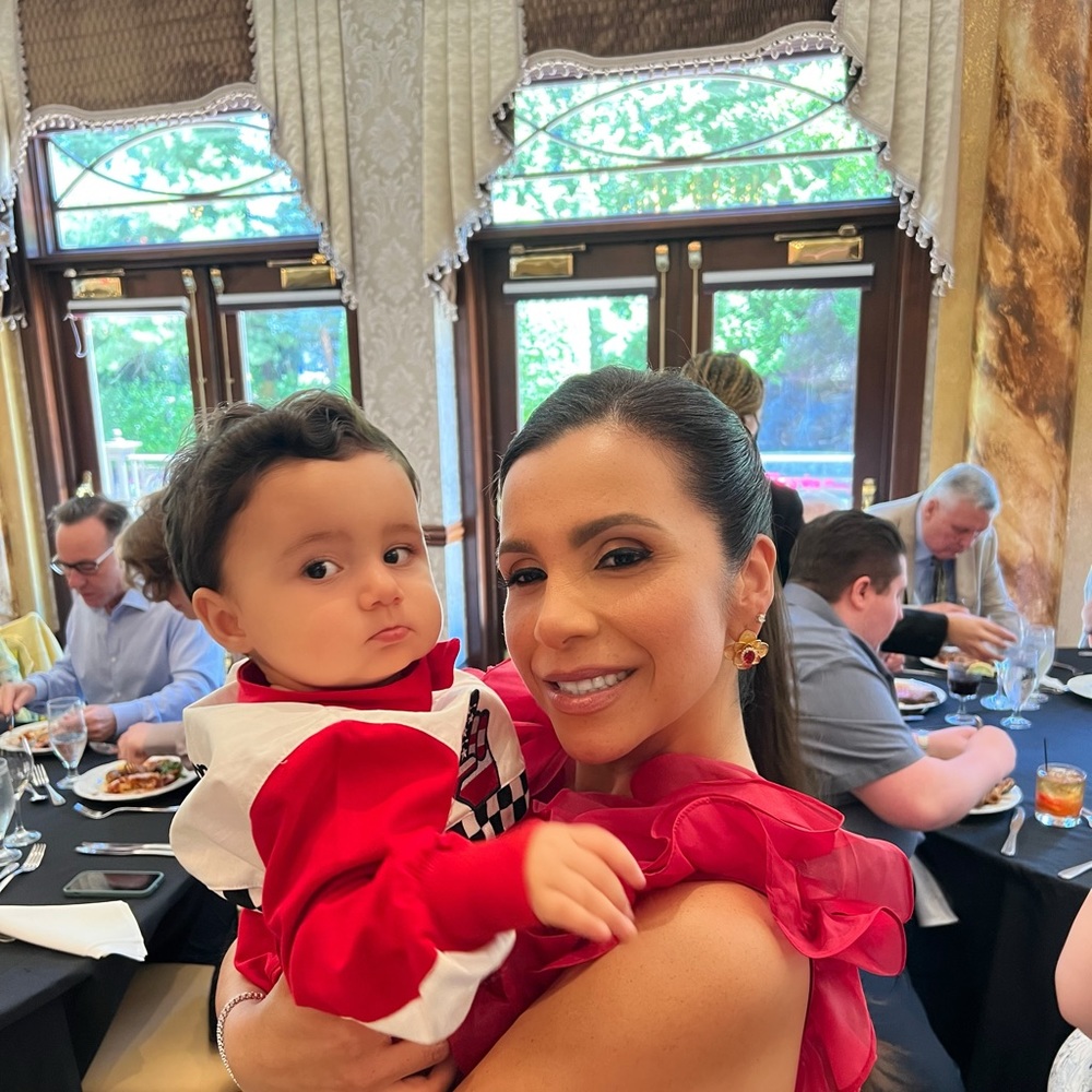 Meet your Posher, Adriana